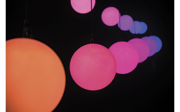 SHOWTEC Illumilift RGBW LED Sphere 35cm