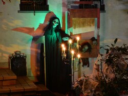 Halloween figure Crawling 140cm